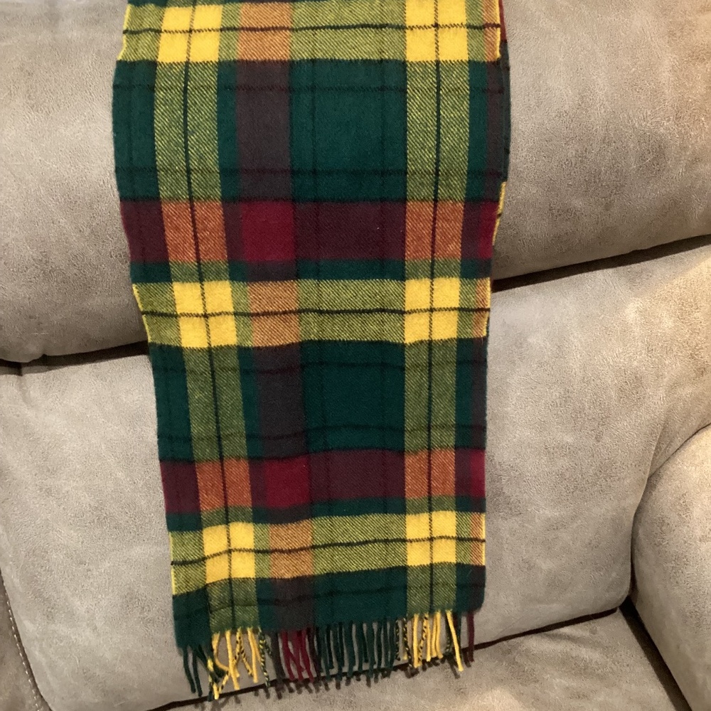 Unisex 100% Lambswool scarf Edinburgh old town weaving Scotland like new